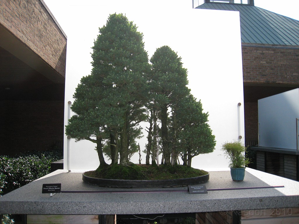 Botanical Gardens 2010 0505.jpg - The Chicago Botanic Gardens. Wear comfortable shoes, and be prepared to enjoy the landscape for a day.